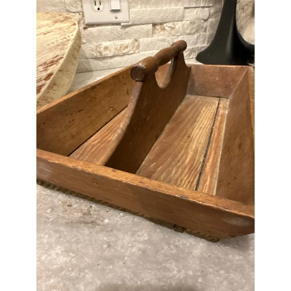 Primitive Wooden Caddy or Tote‎